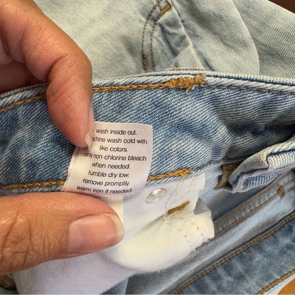 Elizabeth & James High Waisted Raw Edge Crop Denim Jeans Size30 Light Wash Baggy - Picture 6 of 10